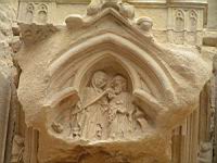 Lyon, Cathedrale Saint Jean, Porche, Protection de statue (8)